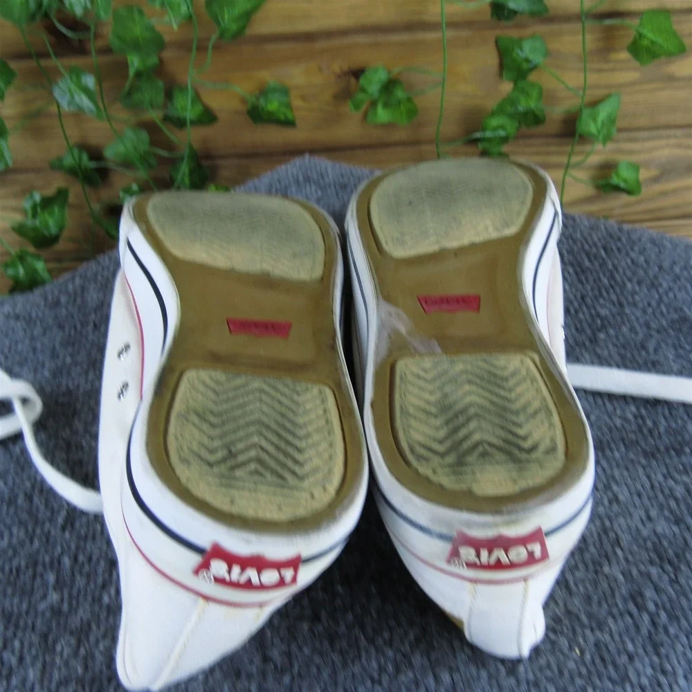 Levi's Men Low Top Sneaker White Canvas‎ Size 11 Medium  Used 2025